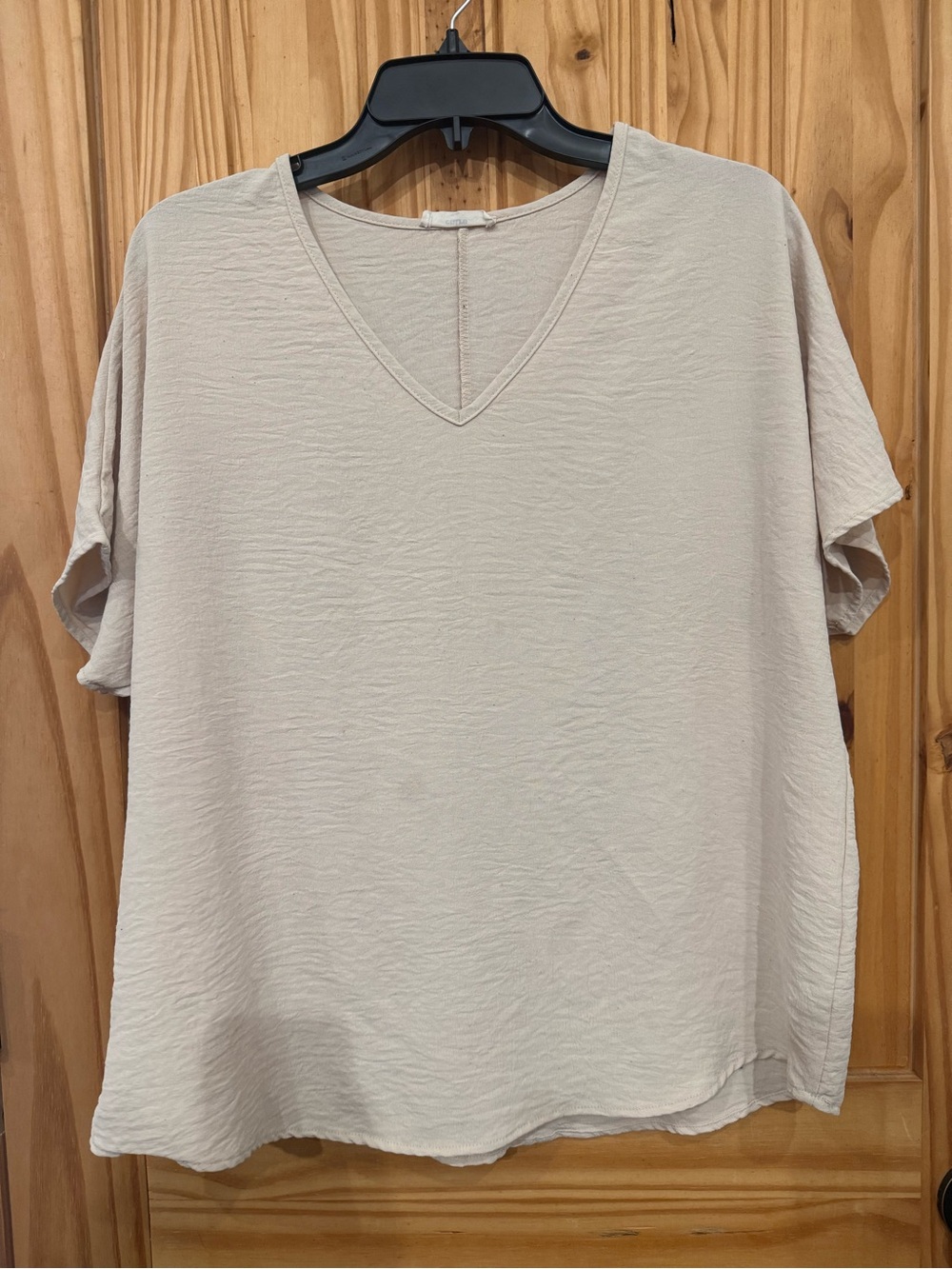 entro Light Beige V-Neck Short Sleeve Top